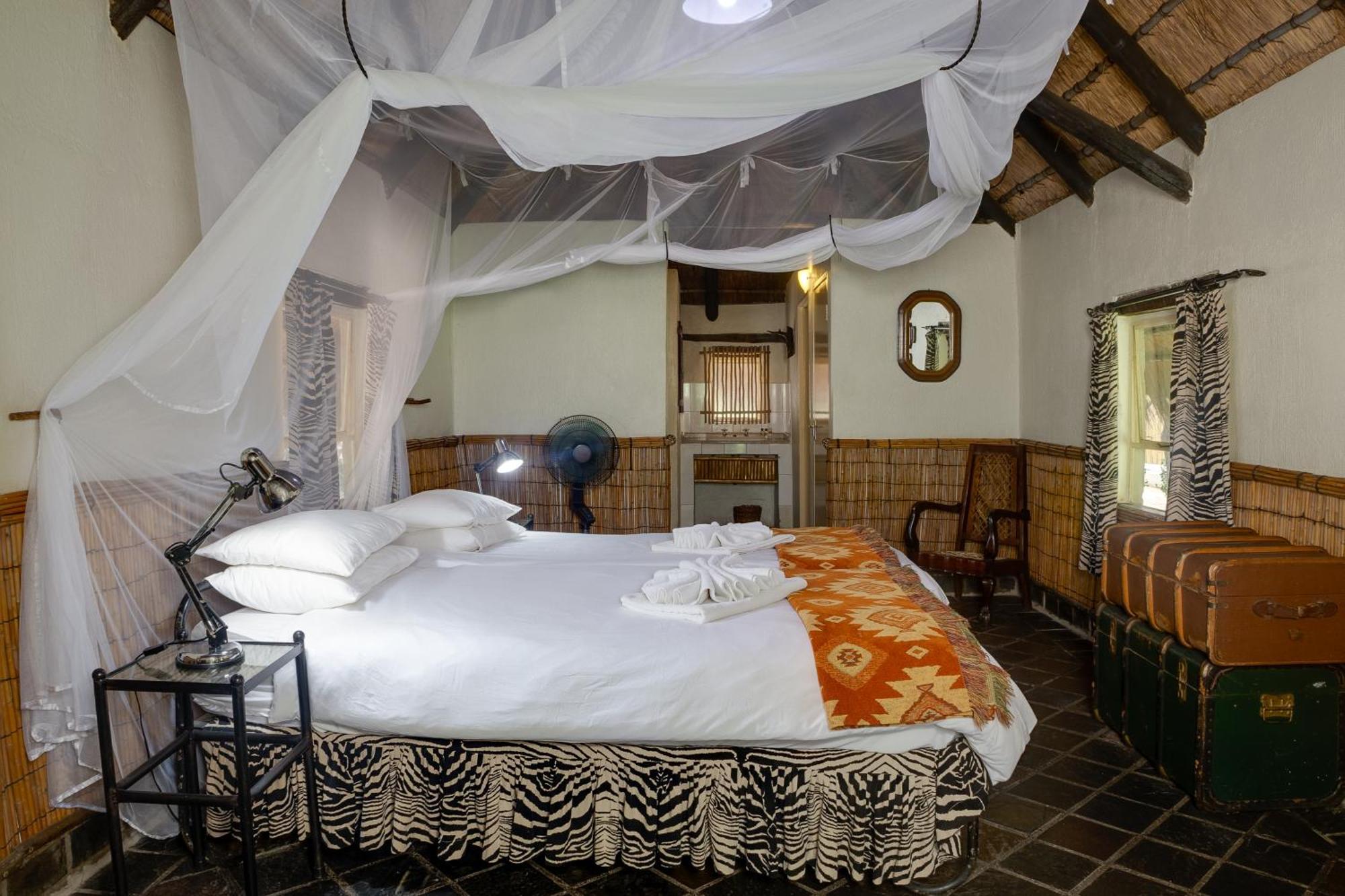 Tangala Safari Camp Villa ธอร์นีบุชเกมรีเซิร์ฟ ภายนอก รูปภาพ